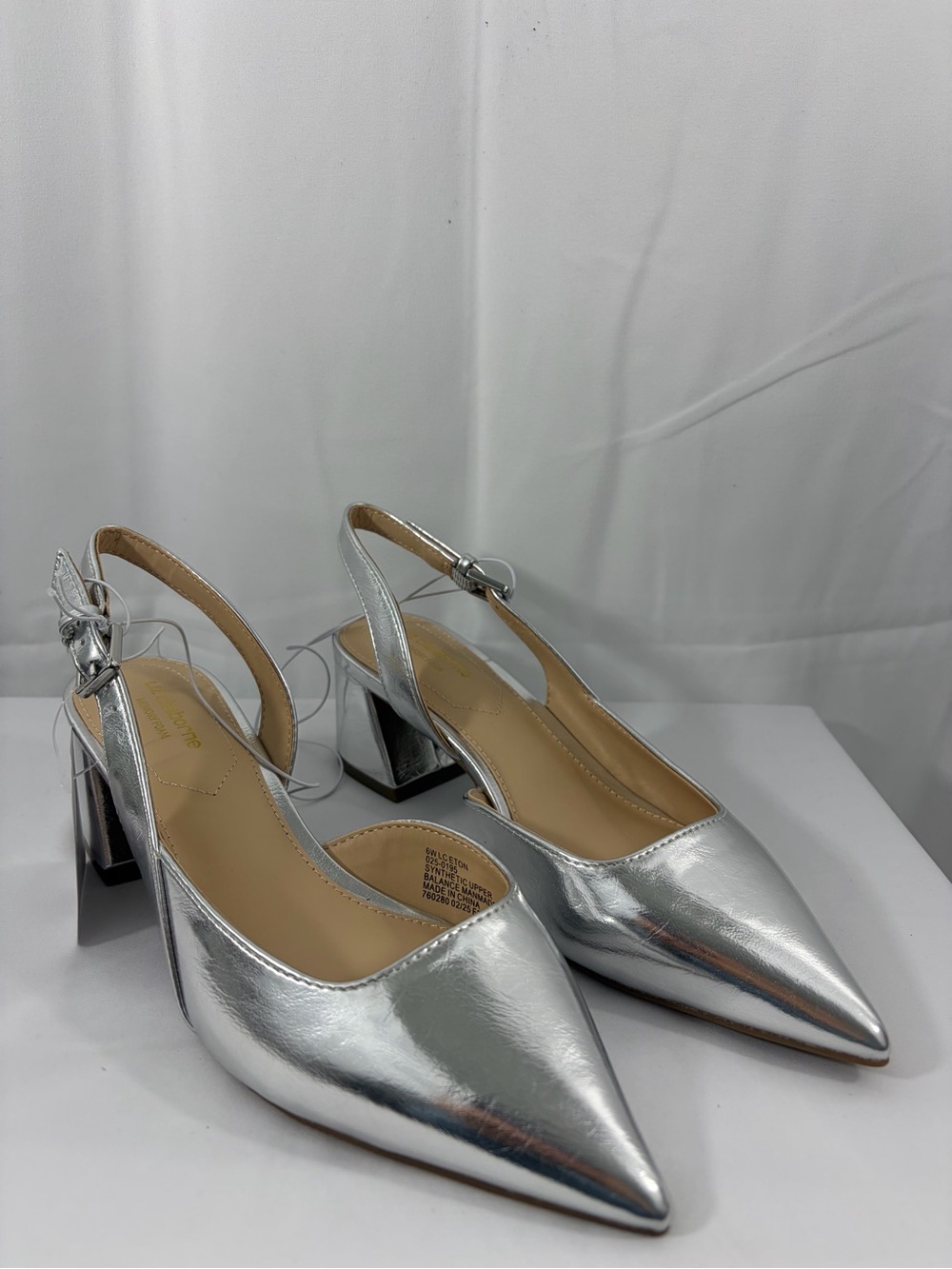 NWT Liz Claiborne Women’s Size 6W Metallic Silver Pointed Slingback Block Heels